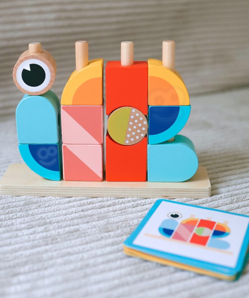 Mitmekülgsed puidust ehitusklotsid