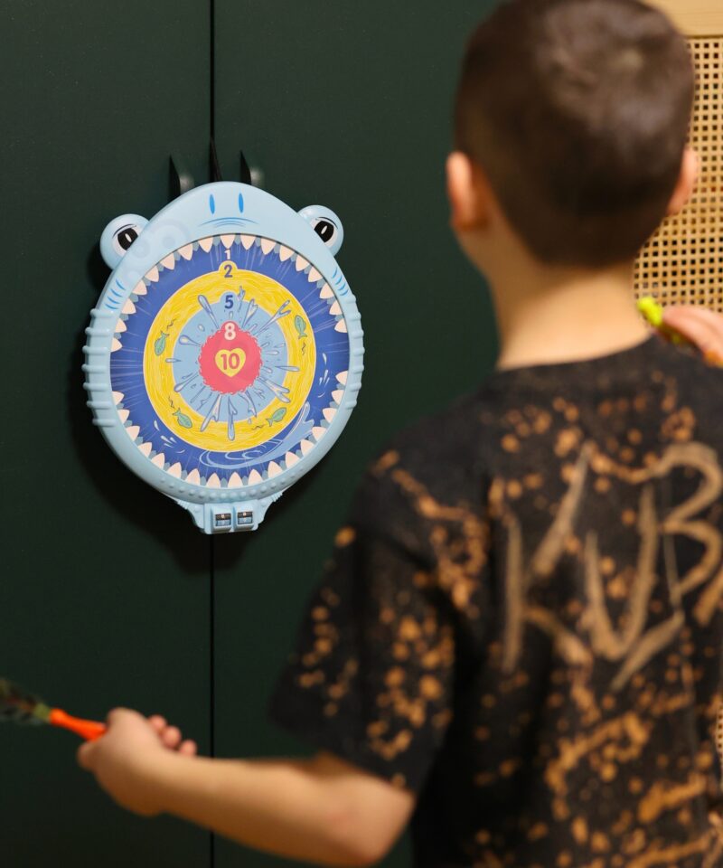 Lastele sobiv noolemäng