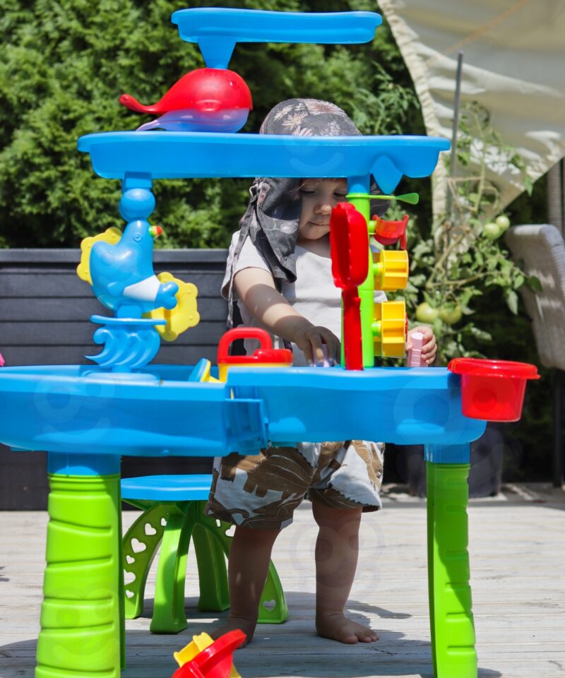 37-osaline komplekt ämbri, kastekannu ja vormidega