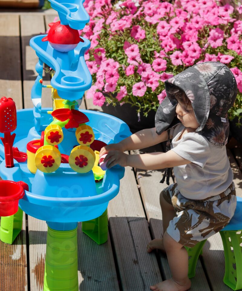 Lihtsasti kokkupandav mängulaud koos mugava tooliga