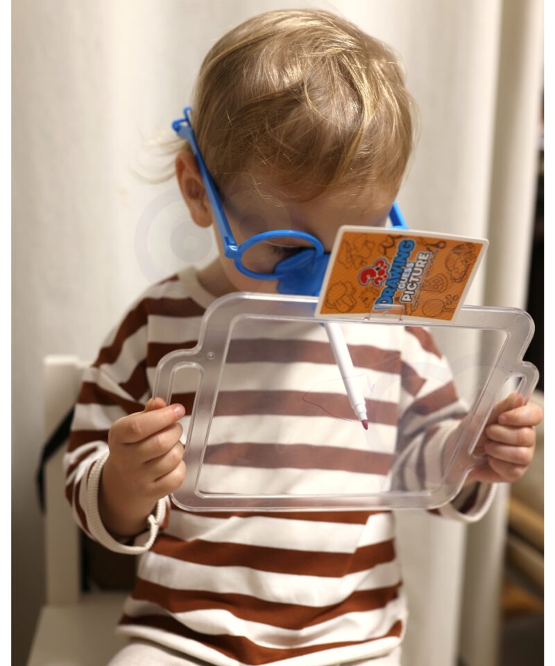 Joonistamistahvel ja liivakell mängu jaoks