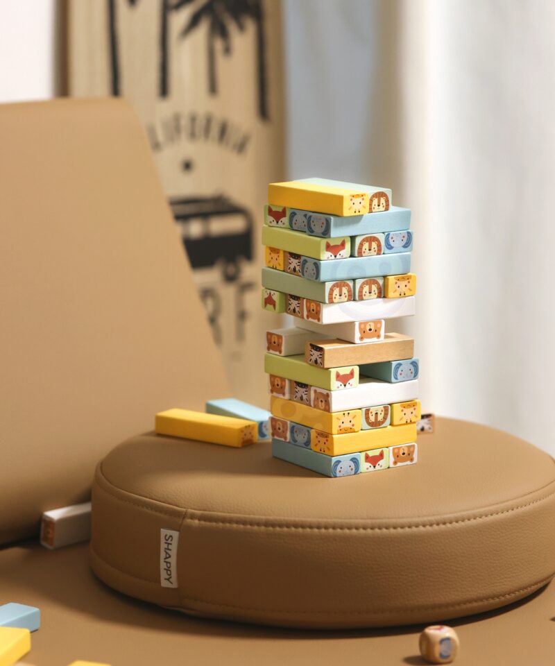 Harivad kaardid tasakaalu torniga