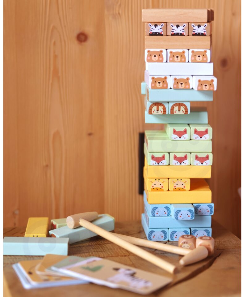 Harivad kaardid tasakaalu torniga