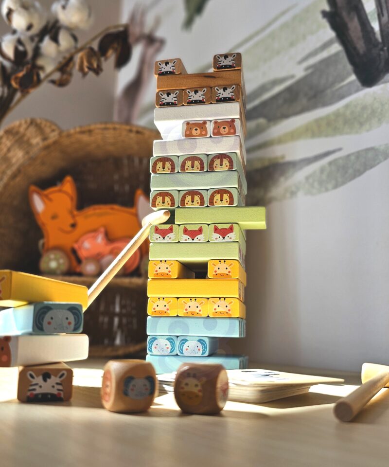 Harivad kaardid tasakaalu torniga