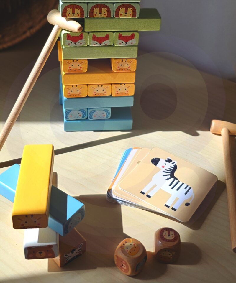 Harivad kaardid tasakaalu torniga