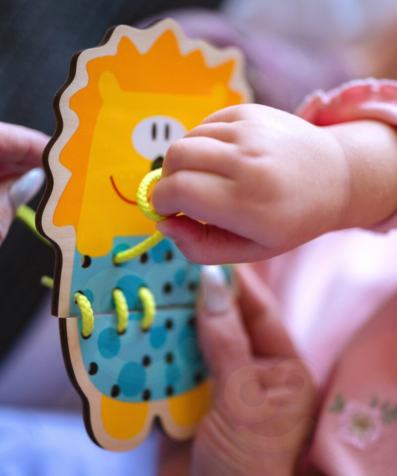 Krokodilli nöörimismäng puidust