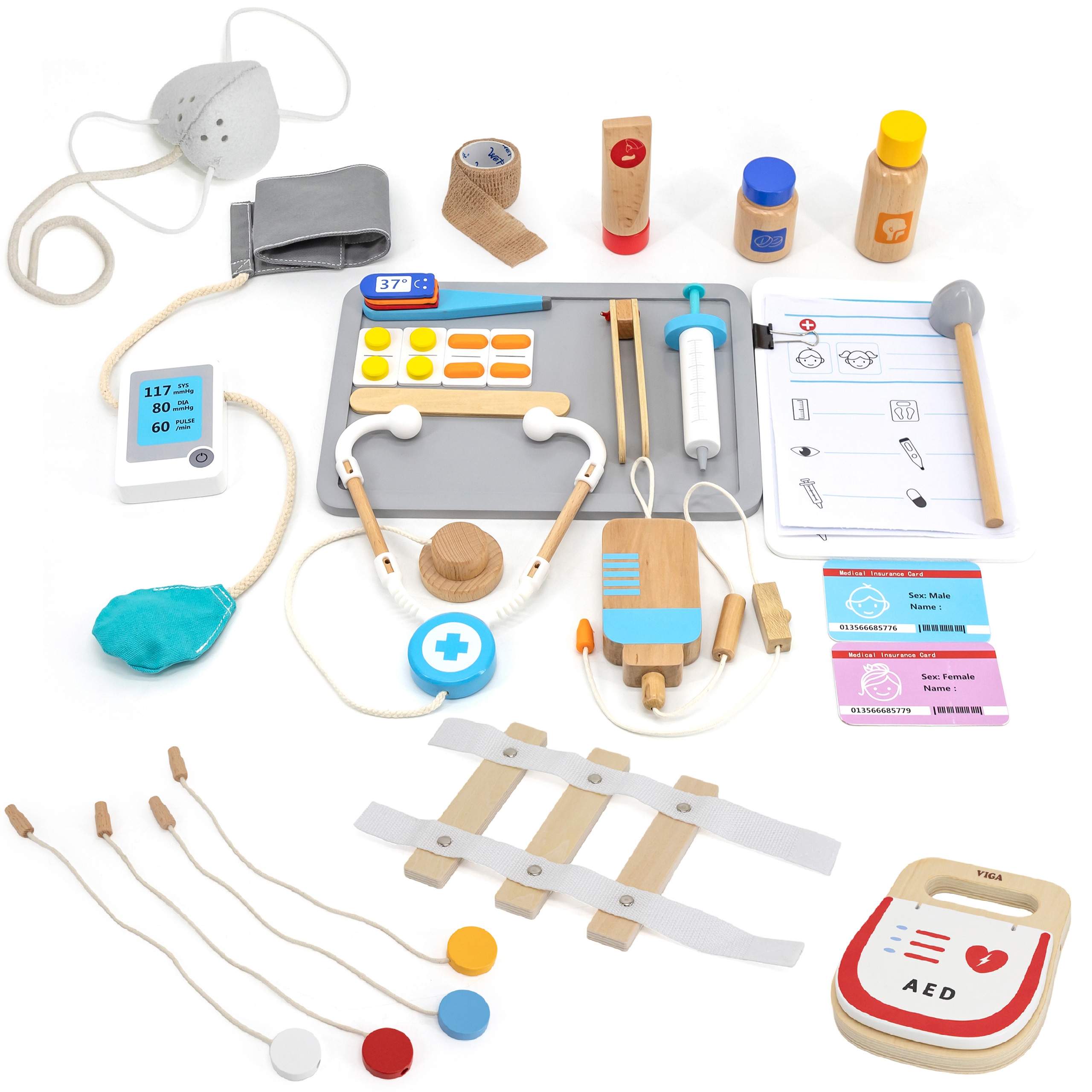 Puidust kiirabiauto ja tarvikud