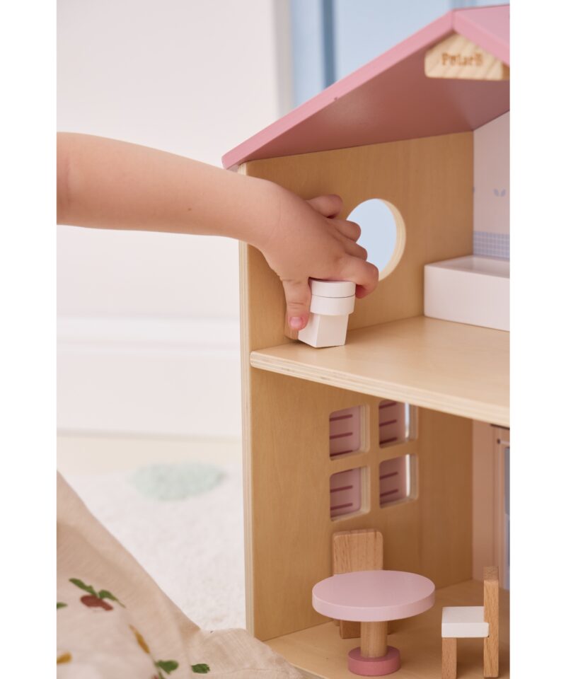 Köök koos pliidi ja külmkapiga