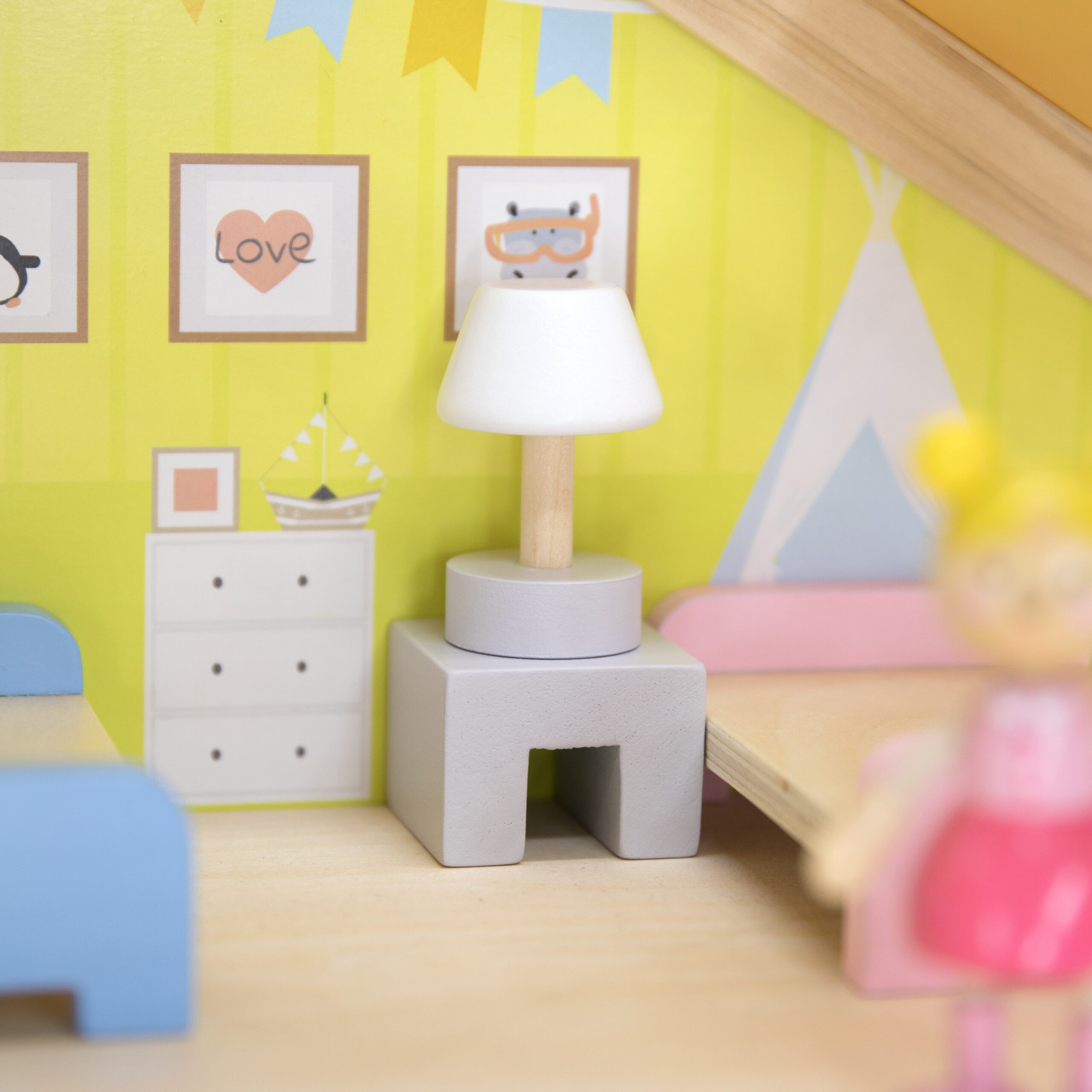 Loovust arendav puidust nukumaja