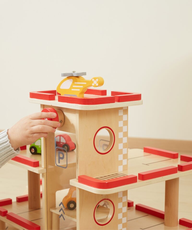 Laste parkimiskeskus realistlike detailidega