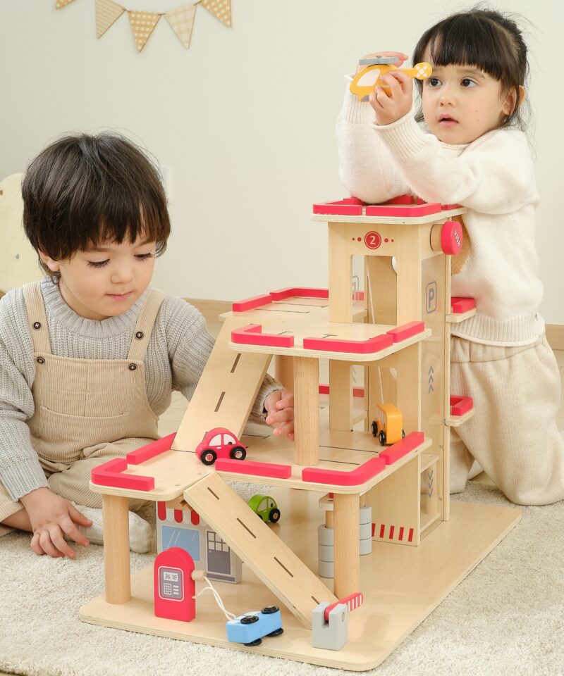 Laste parkimiskeskus realistlike detailidega