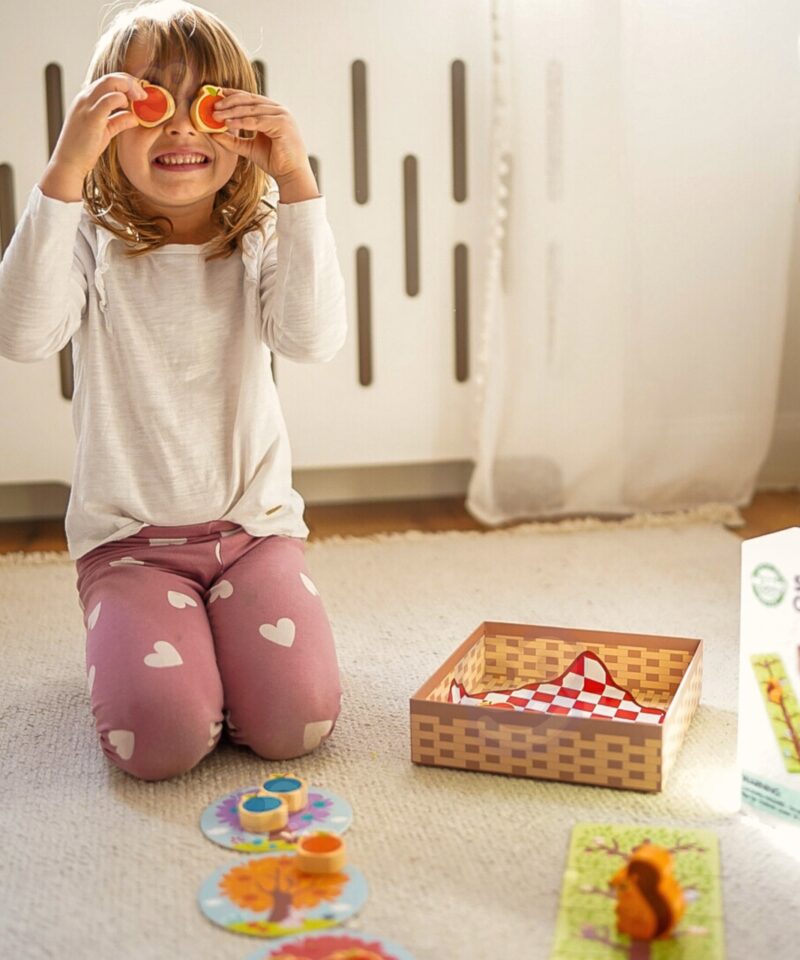 Puidust täring viljaaia mängus