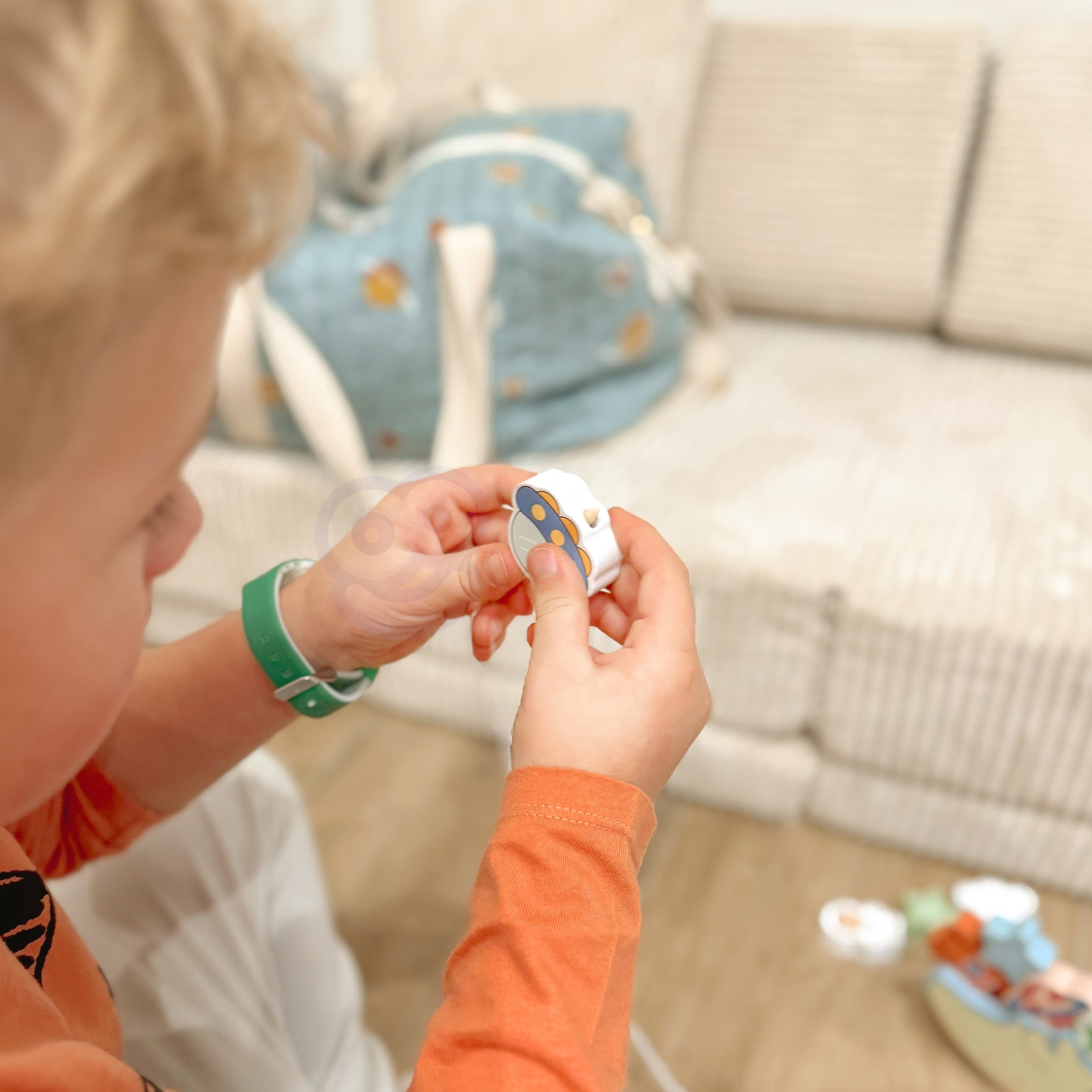 Värvilised klotsid ja kosmoseteemad