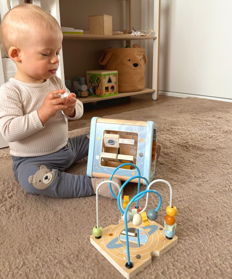 Arendav tegevuskuubik pastelltoonides