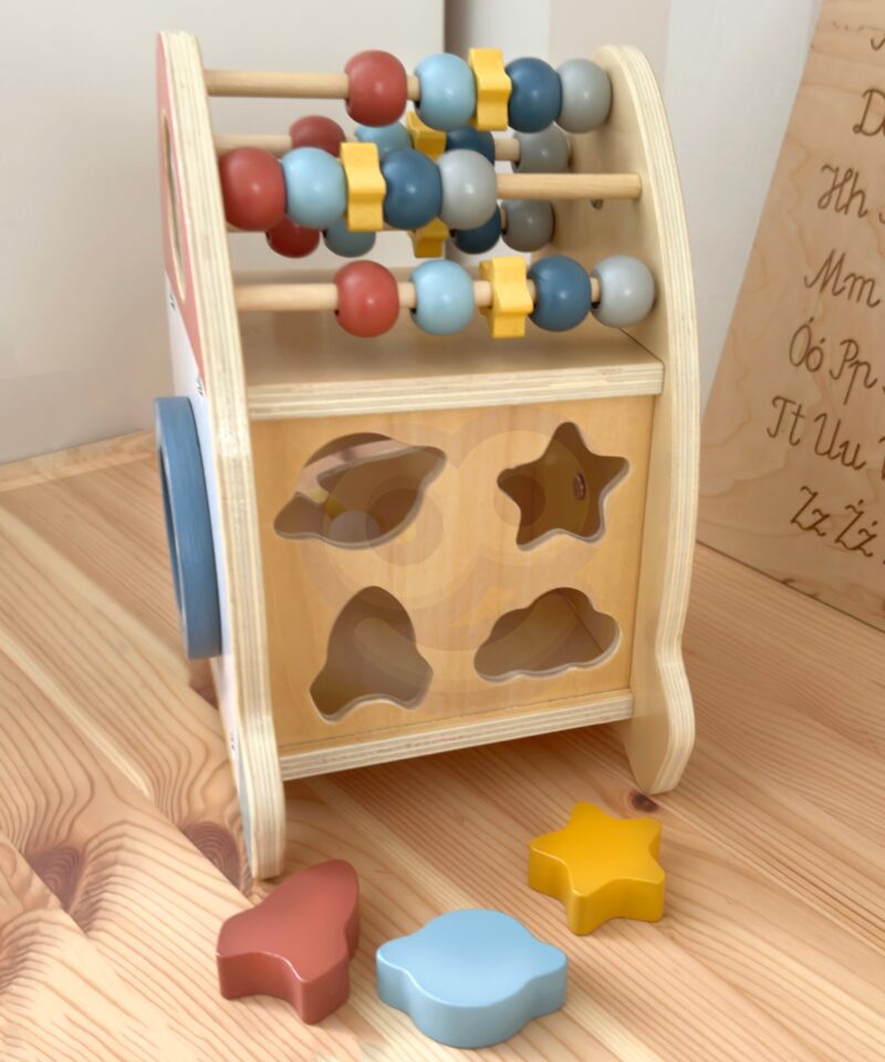 Kosmilise teemaga tegevuskeskus