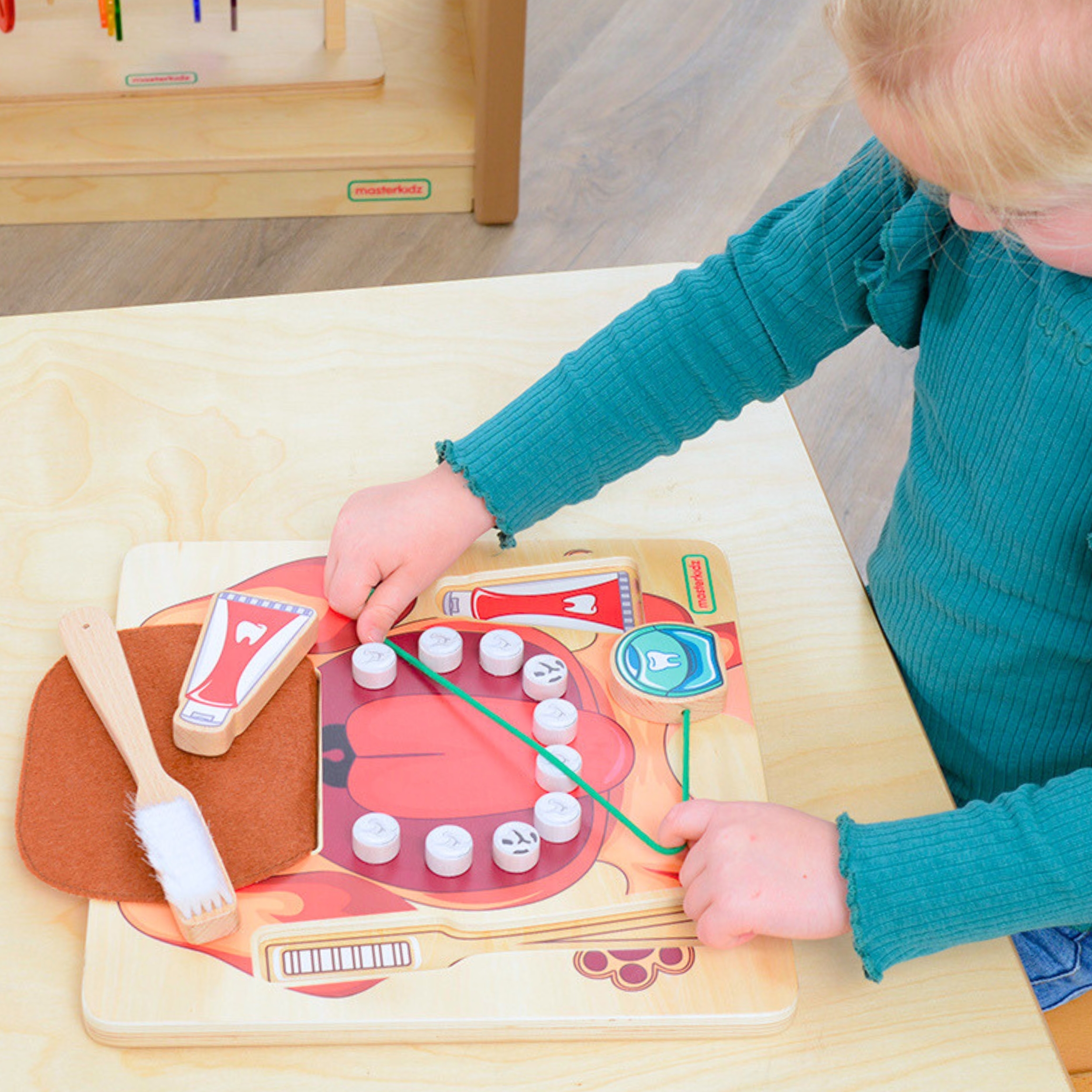 Mängukomplekt, mis õpetab suuhügieeni