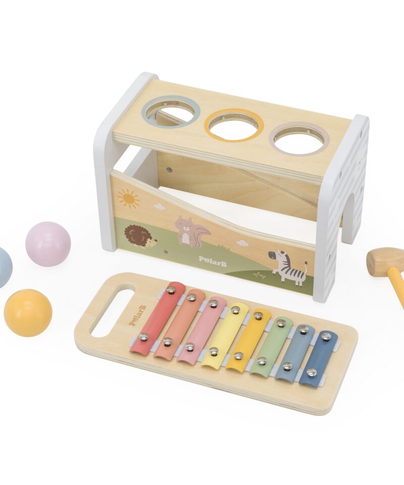 Lapsed mängivad ksülofonil