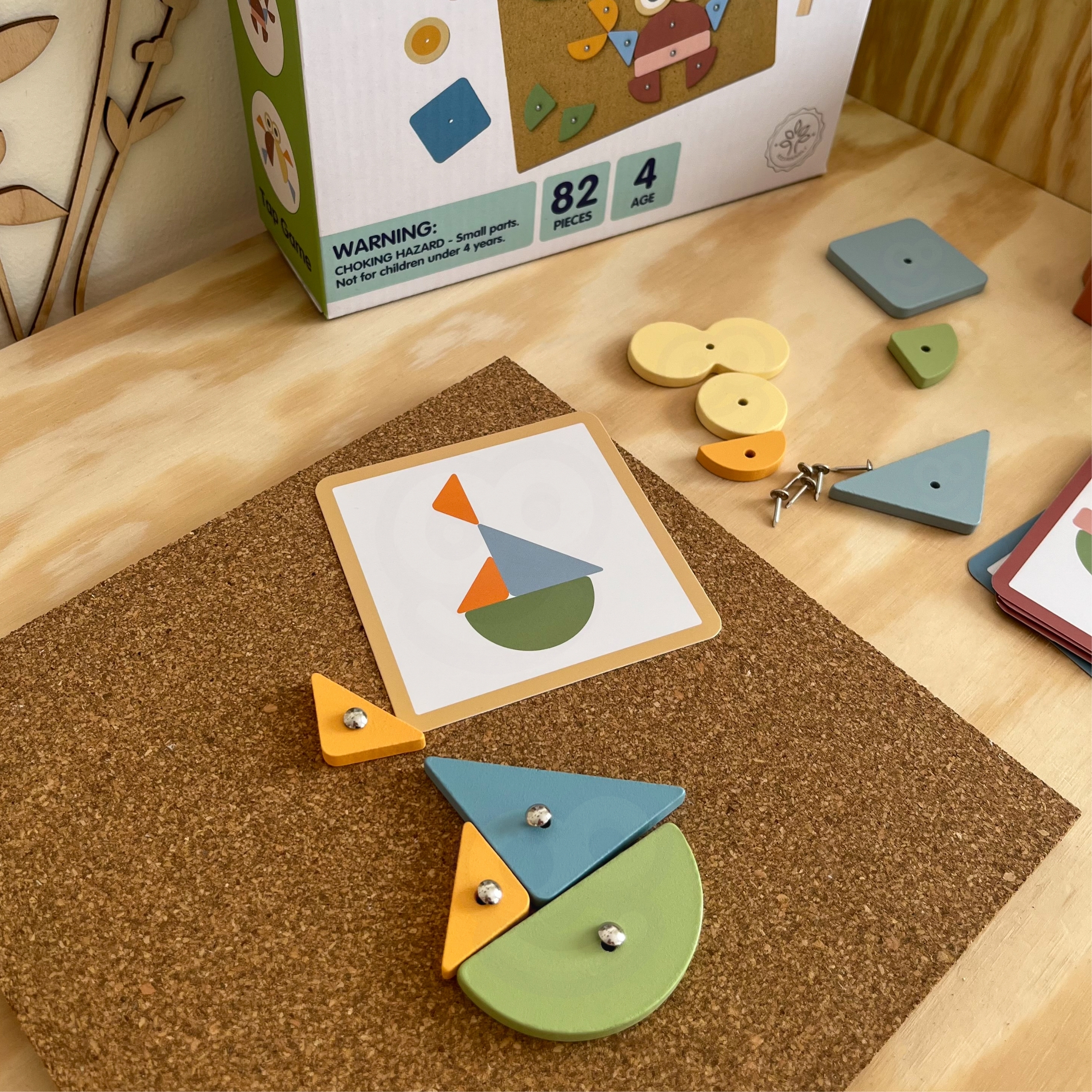 Korktahvel ja puidust haamer