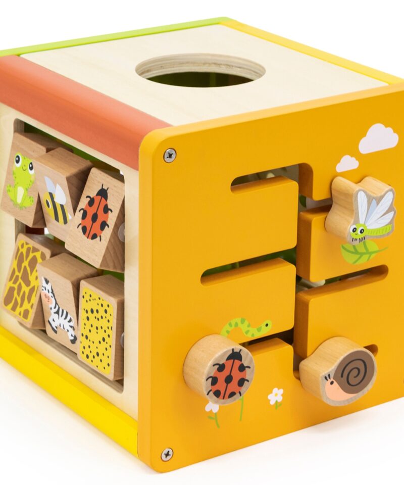 Hariv puidust kuubik lastele