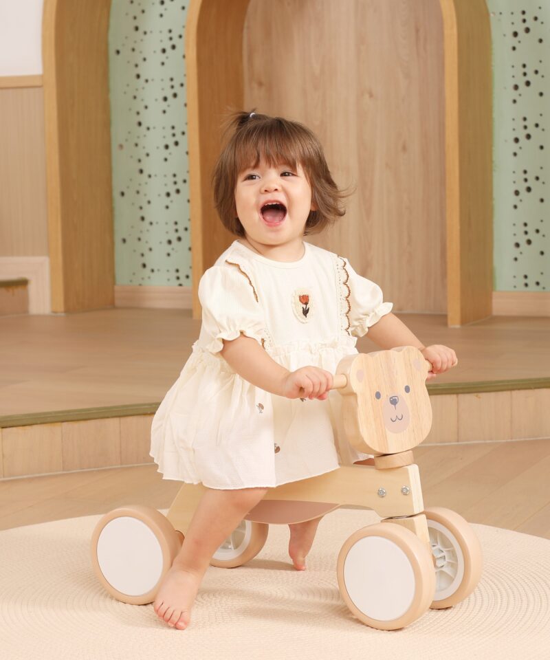 Vastupidav puidust sõiduk