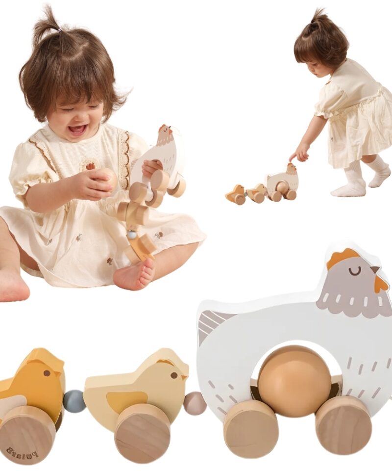 Puidust tõmmatav kanamänguasi koos tibudega