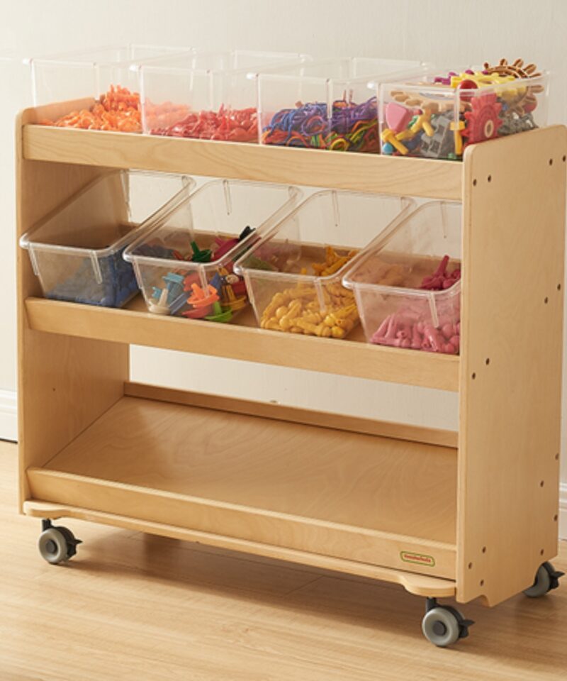 Ratastel riiul, sobib akrüülmahutitega