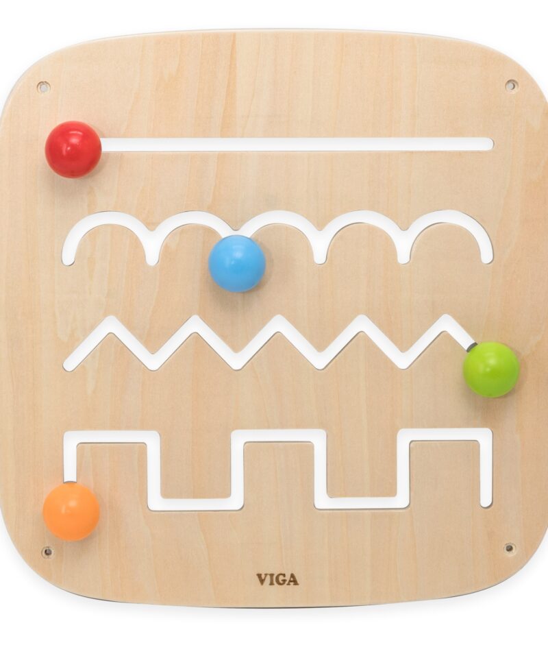 Värvilised pallid puidust tahvlil