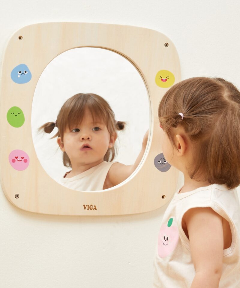 Lastele mõeldud puidust tahvel