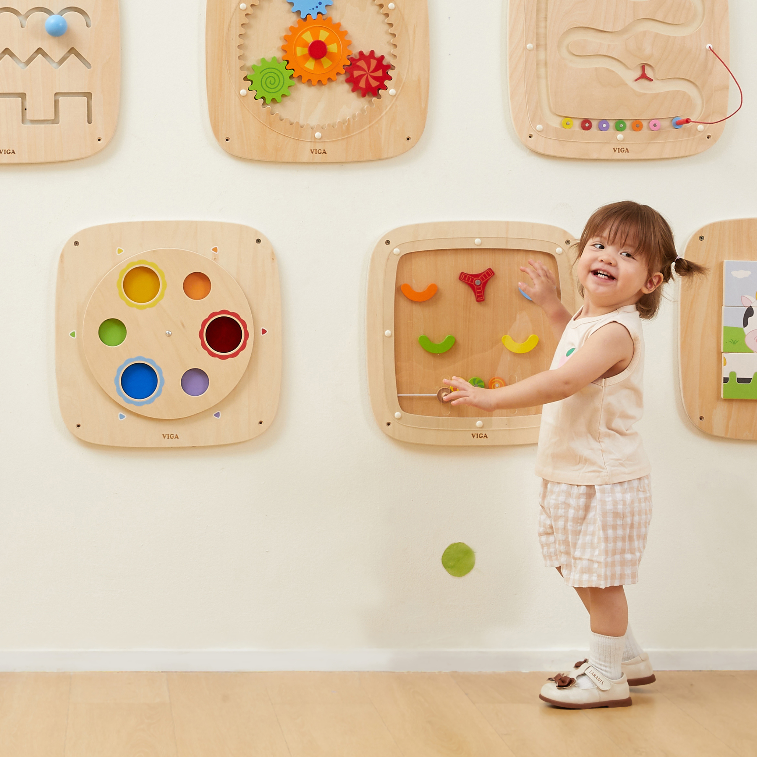 Seinale kinnitatav värvitahvel