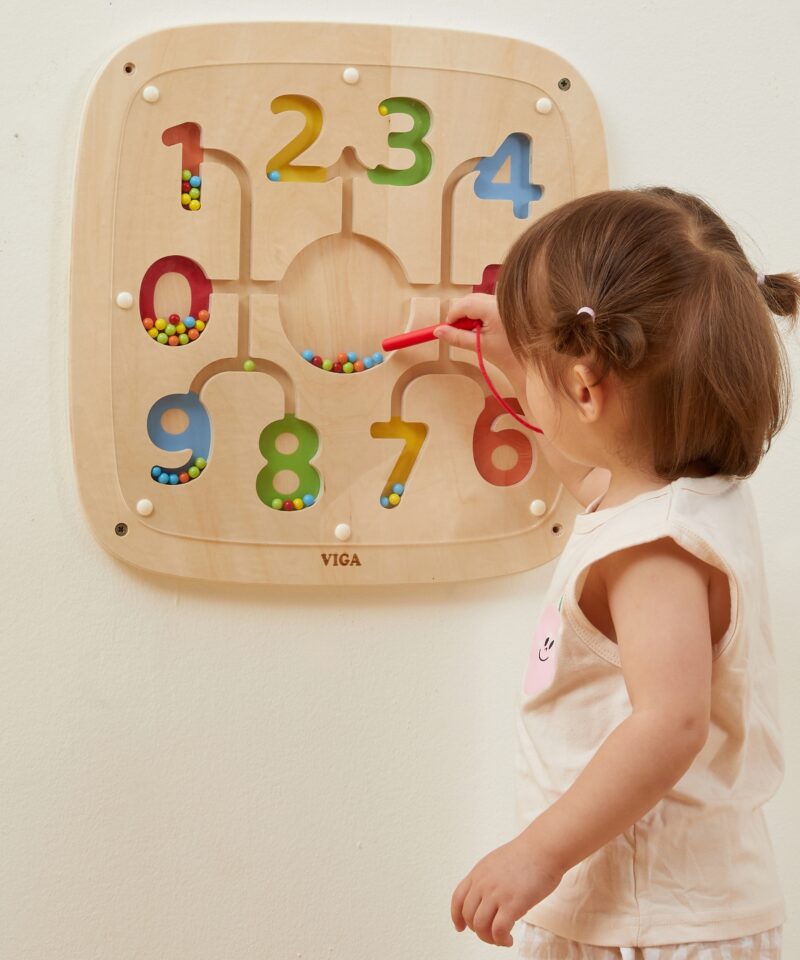 Seinale kinnitatav puidust tahvel