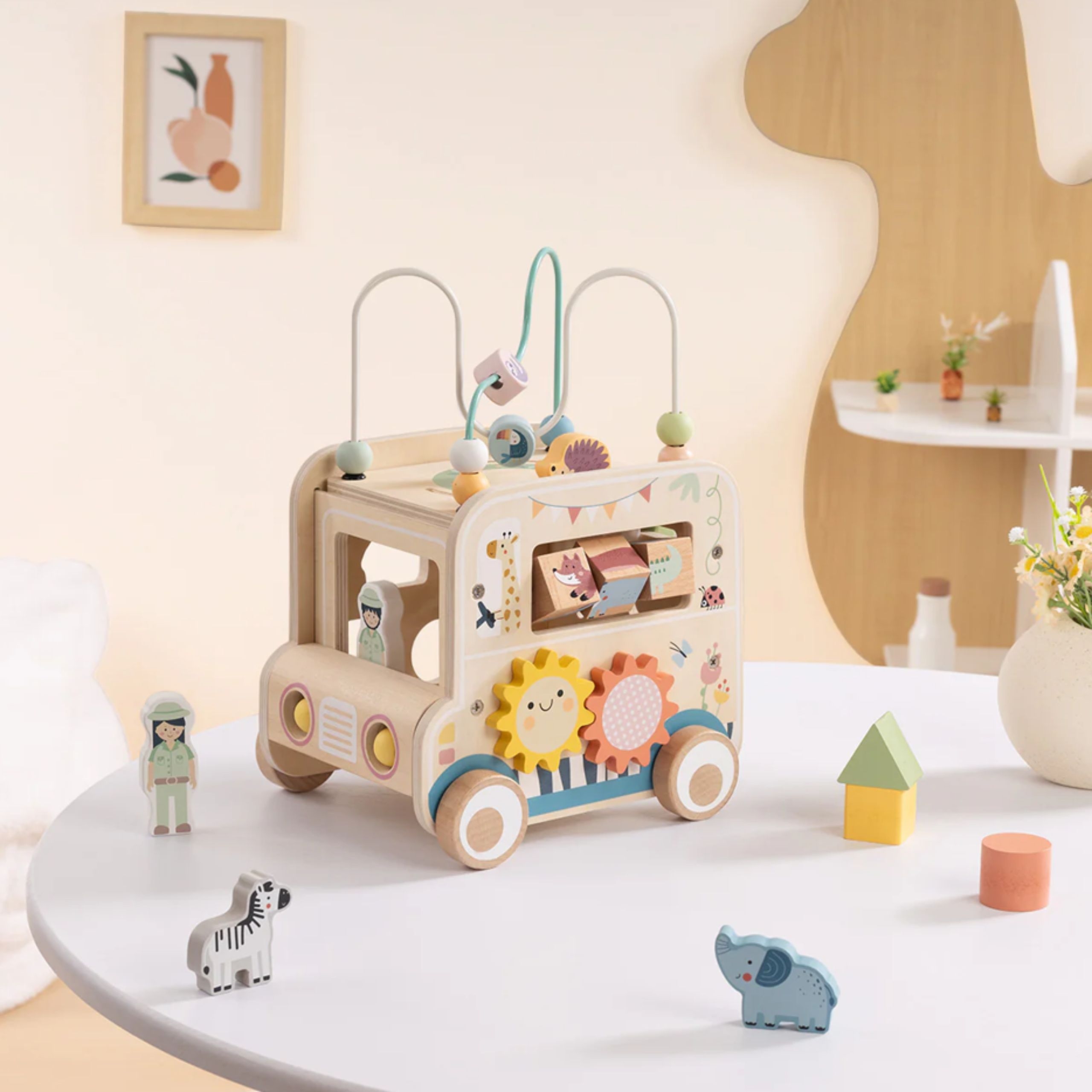 Safari teema puidust aktiivsuskuubikul