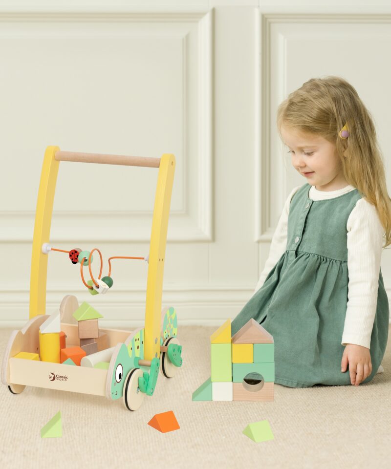 Lastele mõeldud puidust käimistugi