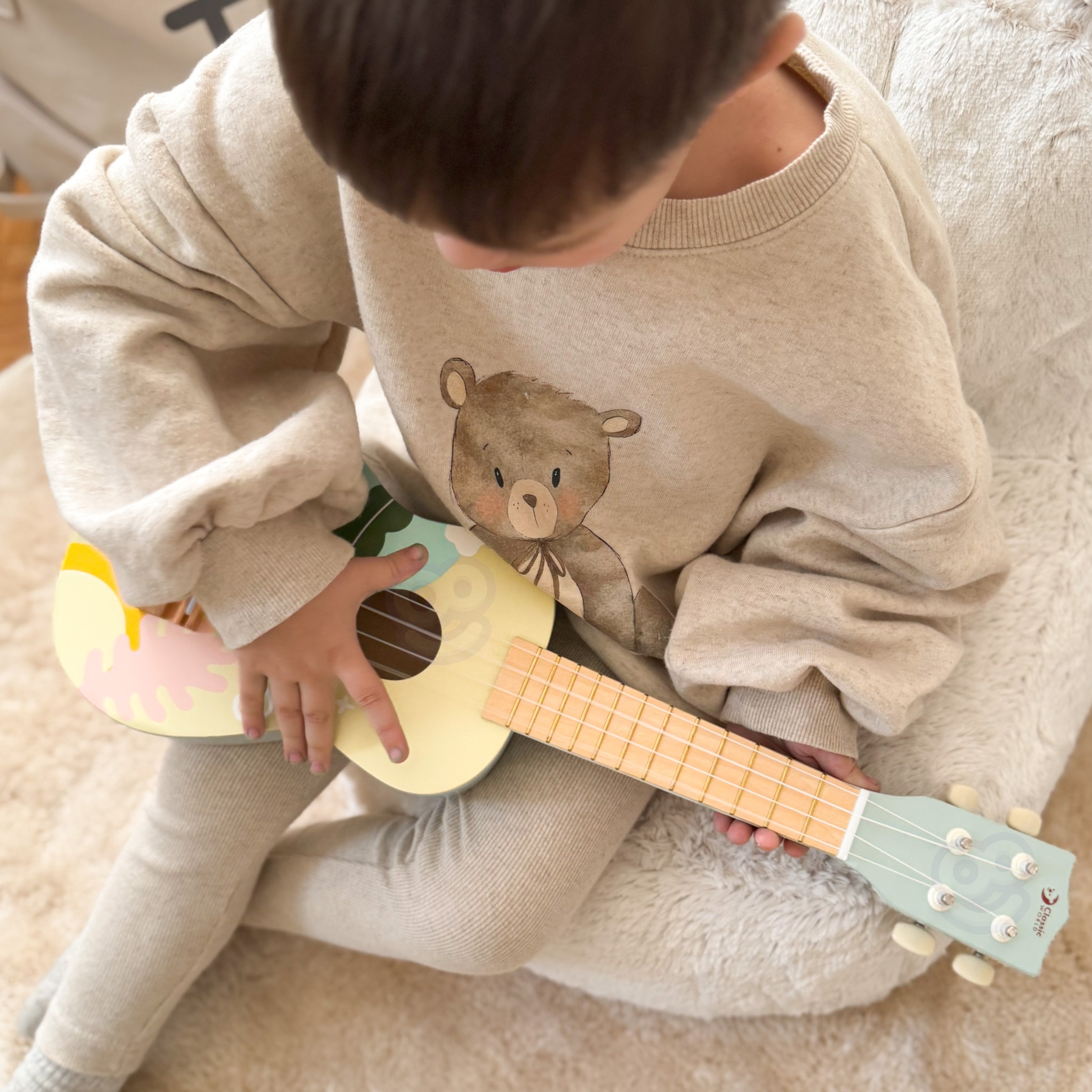 Ukulele mängimiseks sobiv suurus lastele