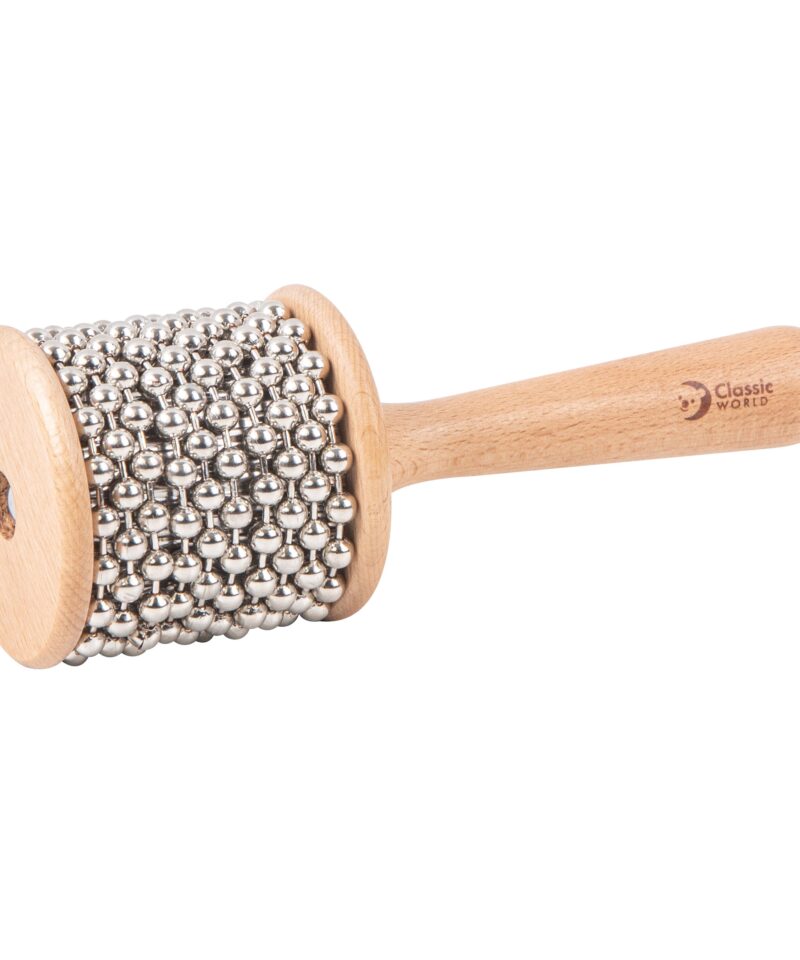 Laste muusikainstrument kabasa käes