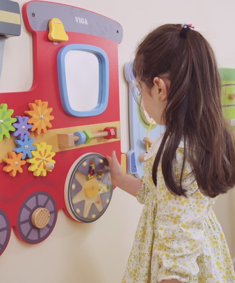 Ohutu ja mittetoksiline puidust mänguasi