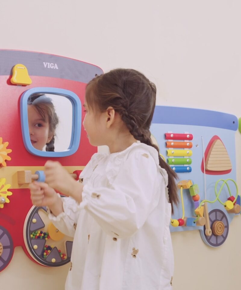 Interaktiivne puidust mängurong lastele