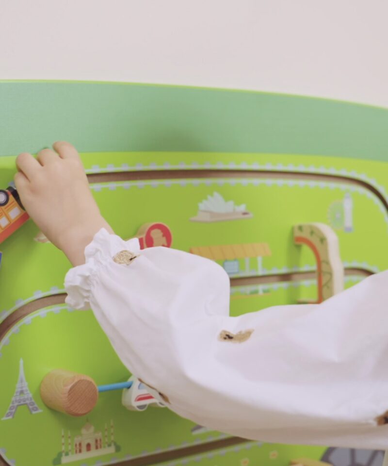 Interaktiivne puidust mängurong lastele