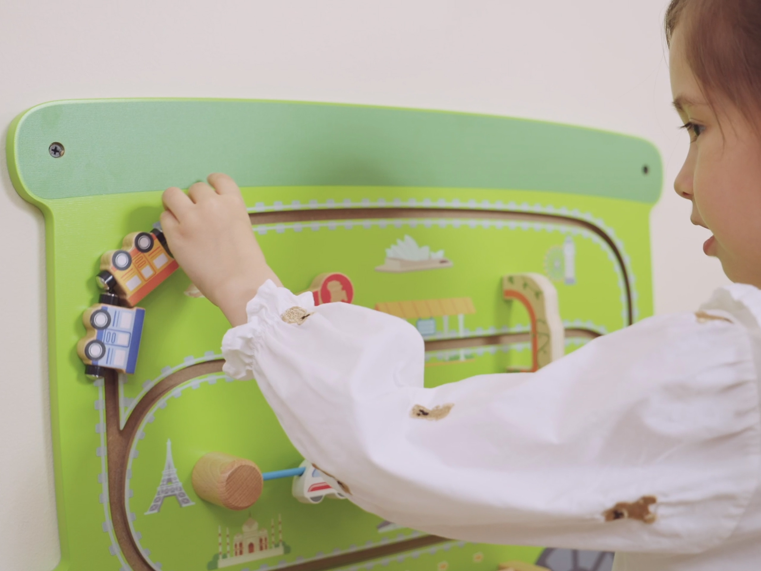 Interaktiivne puidust mängurong lastele