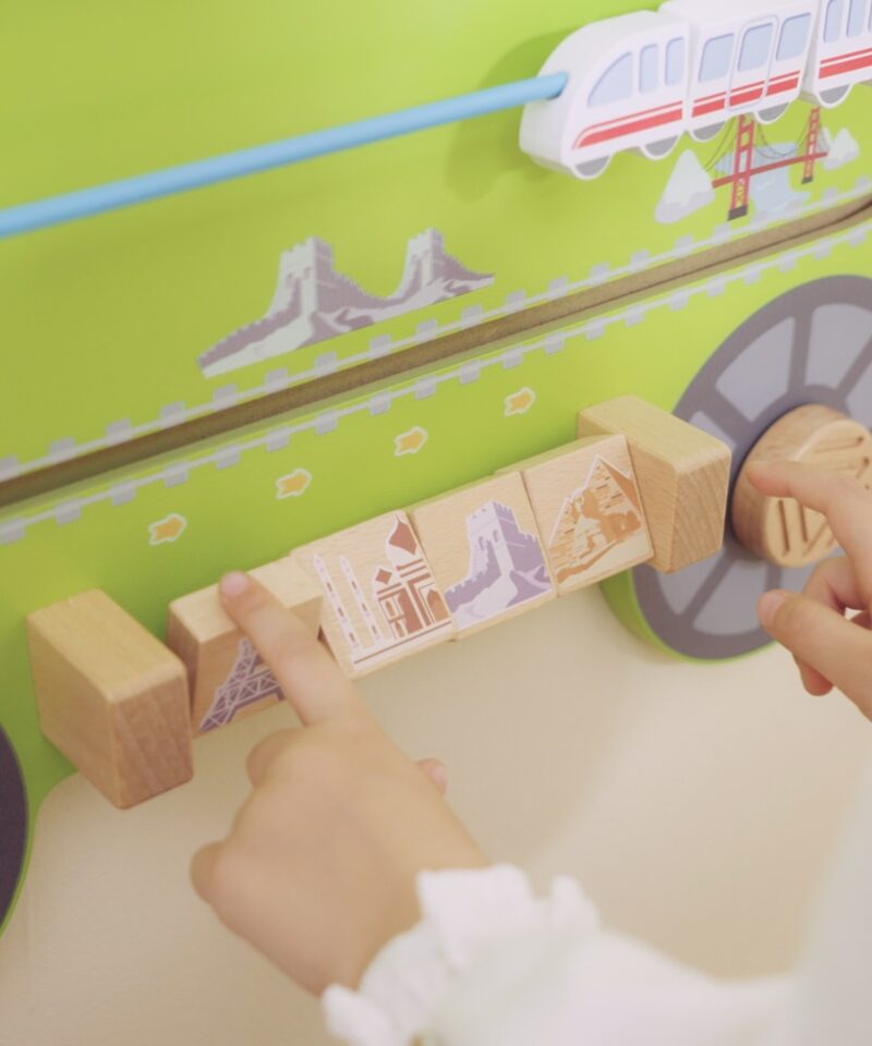 Interaktiivne puidust mängurong lastele