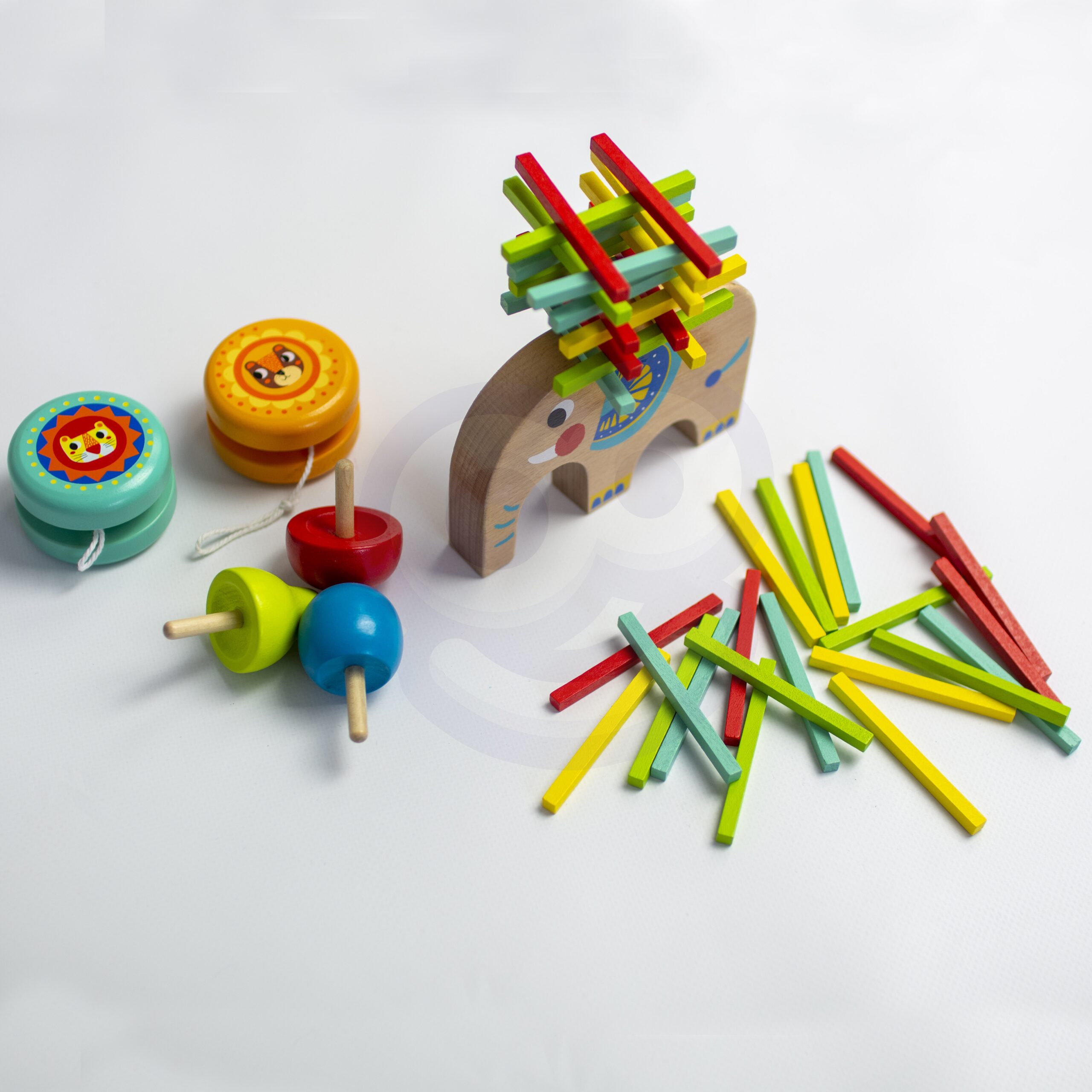 Kvaliteetne puidust mängukomplekt