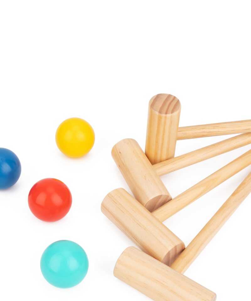 Laste kriketimäng koos sõpradega