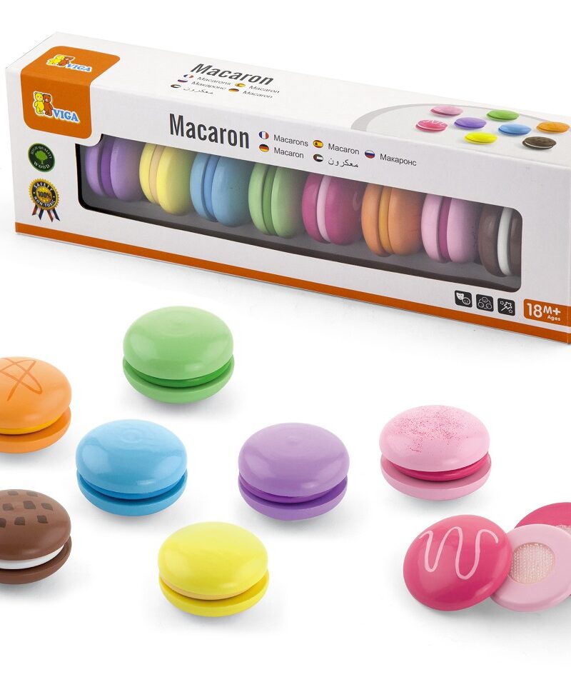 Värvilised puidust makroonid lastele mänguks