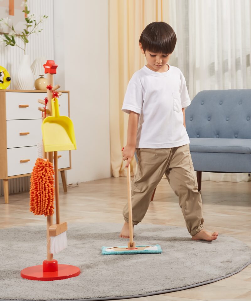 Lastele mõeldud puidust koristustarvikud