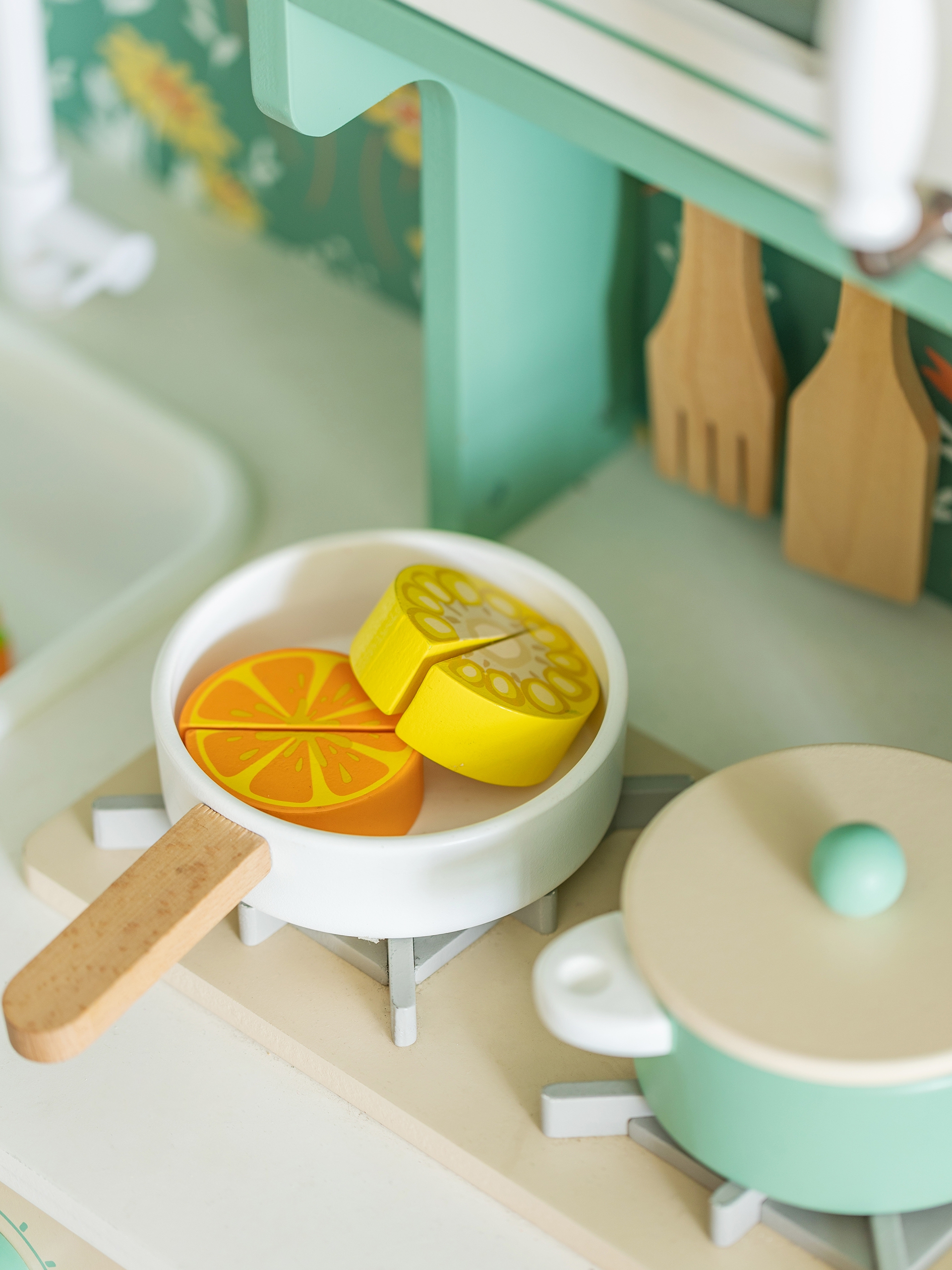 Nostalgiline puidust köögikomplekt