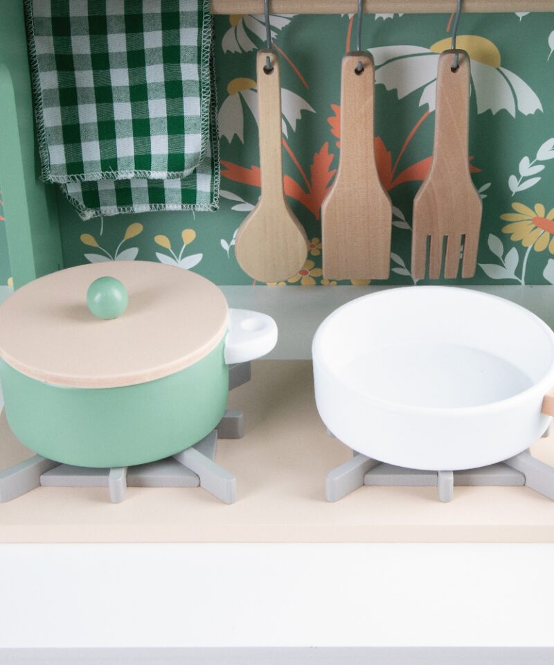 Nostalgiline puidust köögikomplekt