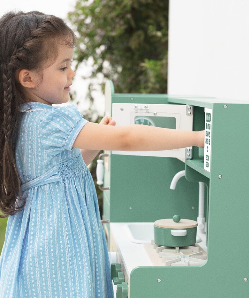 Nostalgiline puidust köögikomplekt