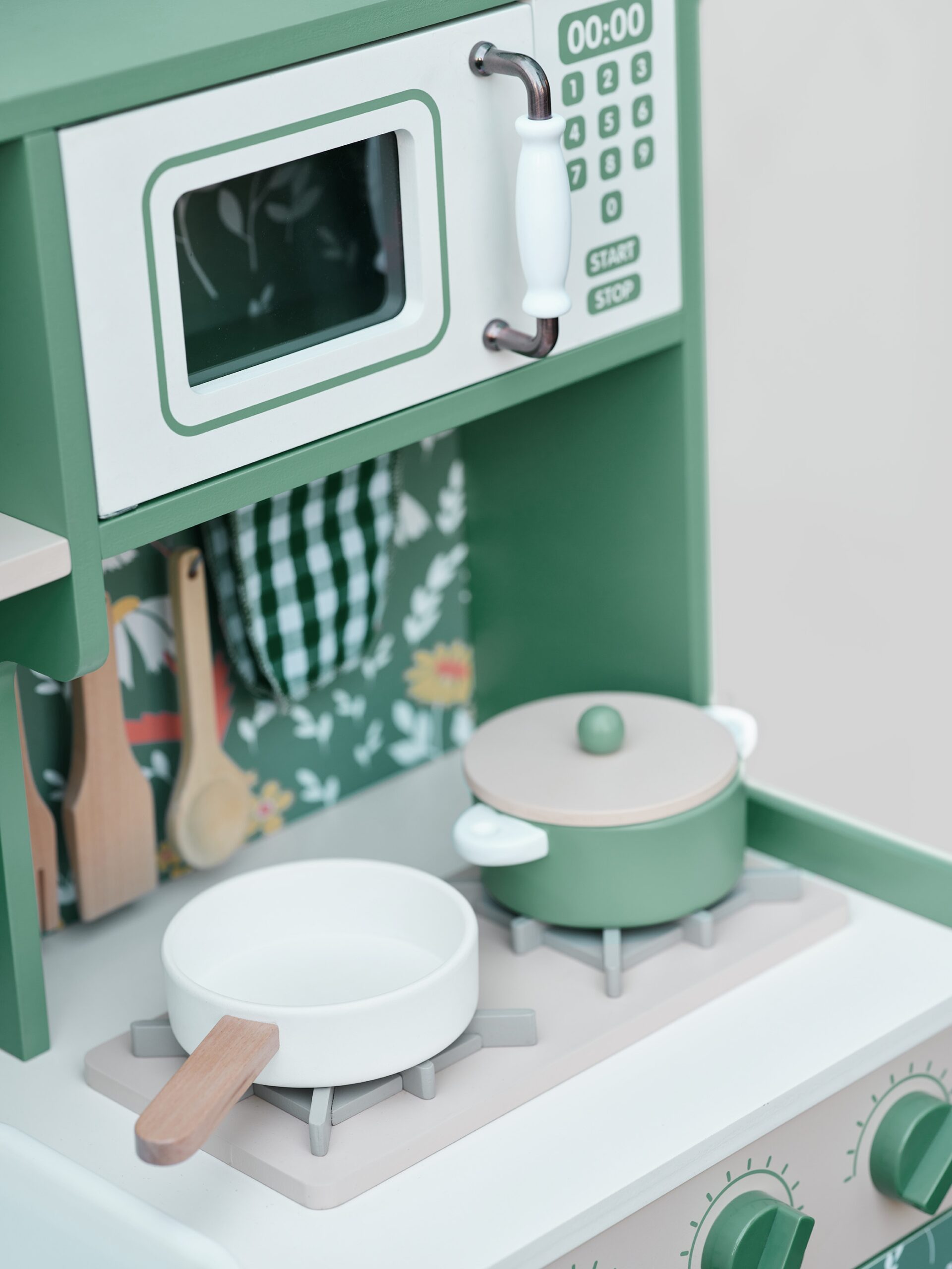 Nostalgiline puidust köögikomplekt