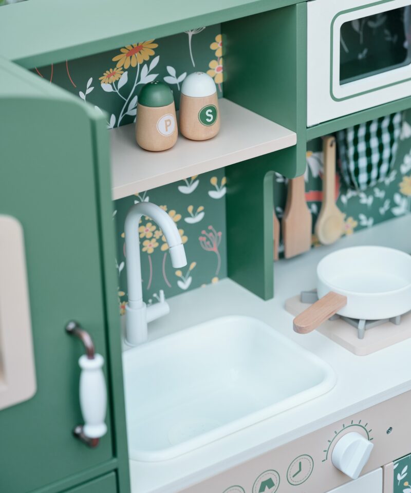 Nostalgiline puidust köögikomplekt