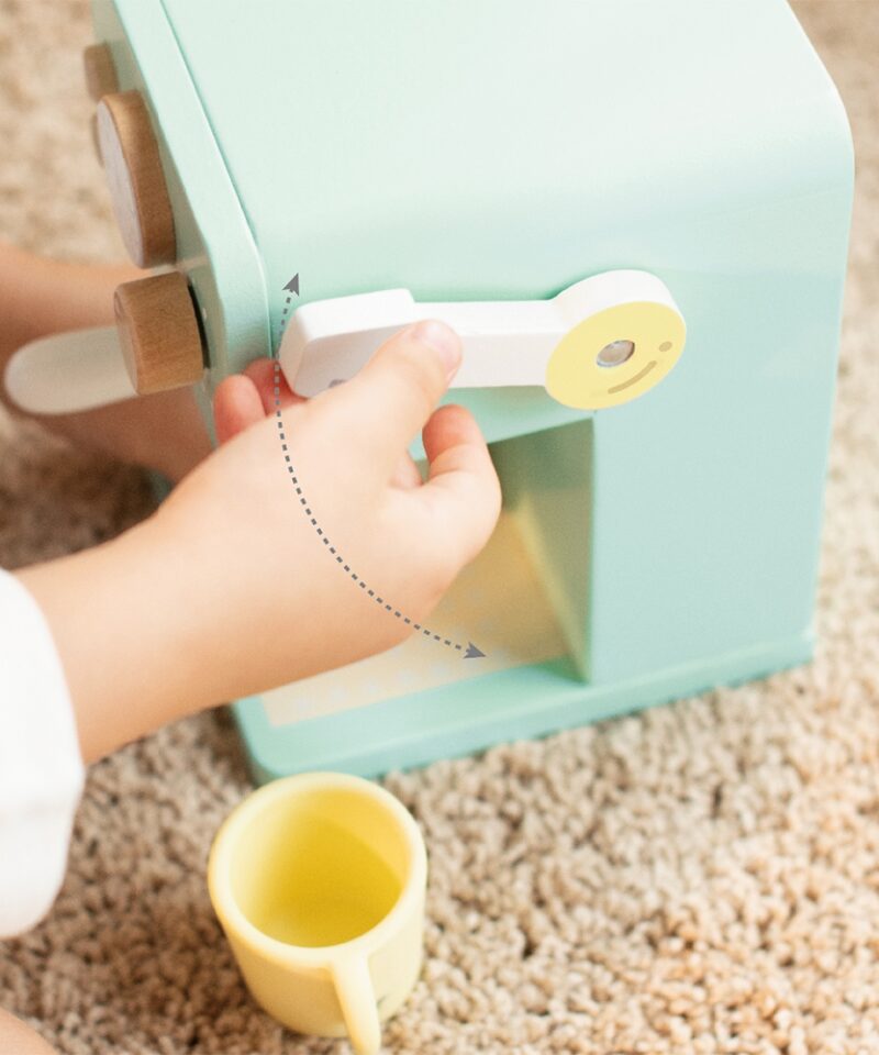 Puidust kohvimasin koos tarvikutega