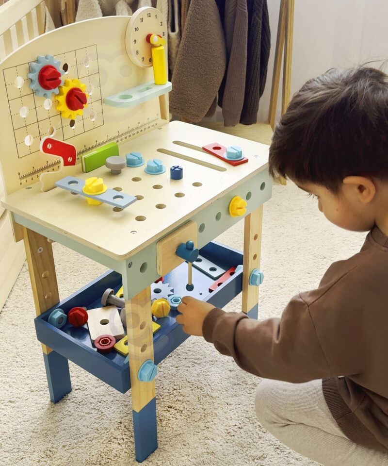 Arendav tööriistakomplekt lastele